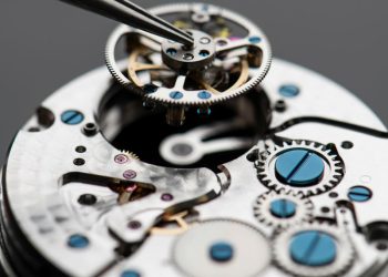 Have you mastered the golden rule of maintaining a Frederique Constant watch?