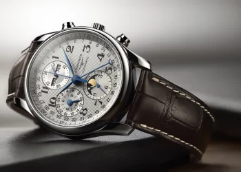 How Does Longines Combine Craftsmanship and Technology in Its Watches?