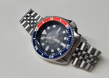 How Does Humidity Affect Your Watch, and What Can You Do About It?