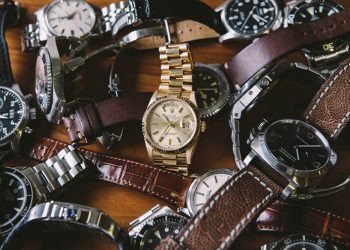 Can Classic Watch Designs Compete with Modern Trends?