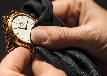 How to Determine When a Watch Needs a Comprehensive Checkup and Maintenance