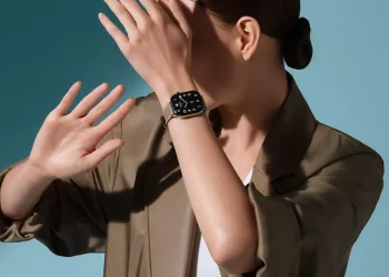 How Do the Maintenance and Longevity Practices of the Apple Watch Compare to Those of Garmin?