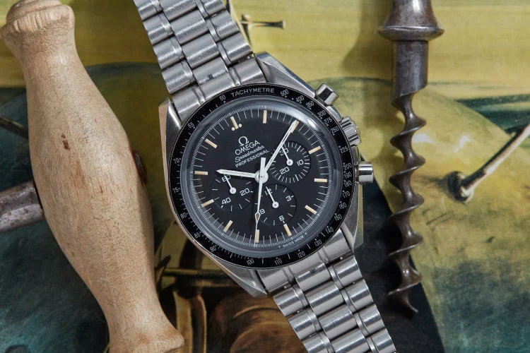 The Vintage Watch That Beats Modern Tech—Why Old School Still Wins