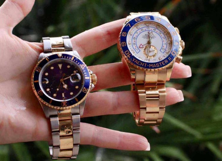 Can a Smartwatch Compete With Traditional Luxury? A Side-by-Side Comparison