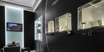 Can Traditional Watchmaking Craftsmanship and Modern Technology Truly Be Perfectly Combined?