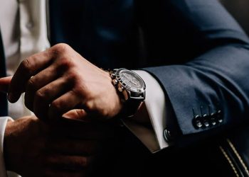 How Does This Watch Perform in Terms of Comfort?