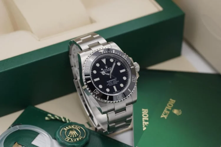 Why Are Watchmakers Using Spider Silk for Hairsprings in 2025?