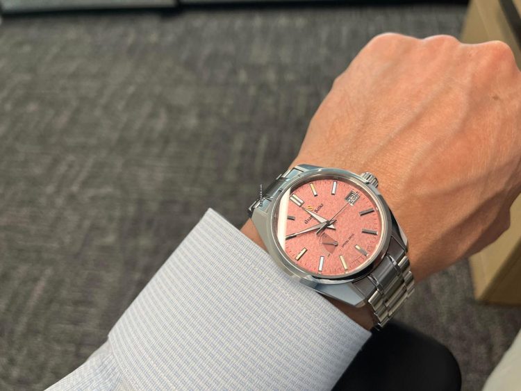 Why Are Dress Watches Making a Comeback in the Smartwatch Era?
